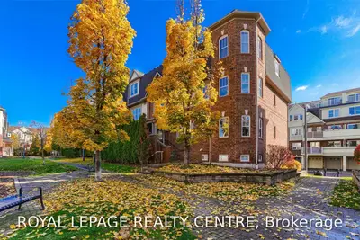 734 Neighbourhood Circle 5, Mississauga, ON L5B 0B3