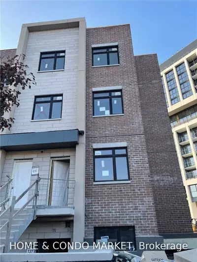 Lot 137 Douglas Mccurdy Comm Drive, Mississauga, ON L5G 0C5