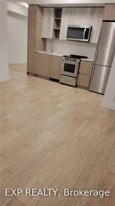 251 Manitoba Street 708, Toronto W06, ON M8Y 0C7