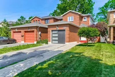 1381 Treeland Street, Burlington, ON L7R 4S1