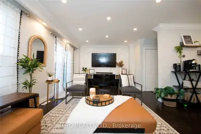 2445 Homelands Drive 51, Mississauga, ON L5K 2C6