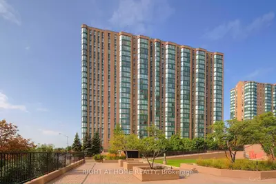 145 Hillcrest Avenue 2206, Mississauga, ON L5B 3Z1