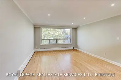 315A Indian Grove 3rd Flr, Toronto W02, ON M6P 2H6