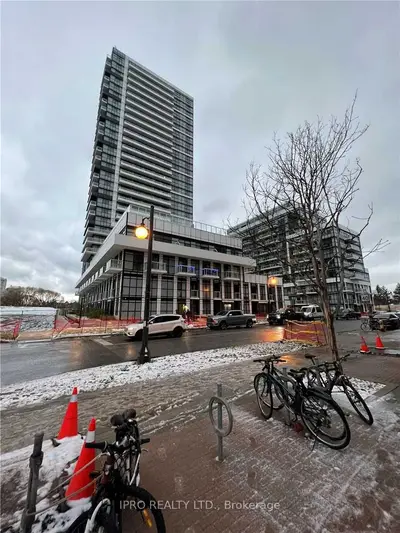 251 Manitoba Street W 1307, Toronto W06, ON M8Y 4G9