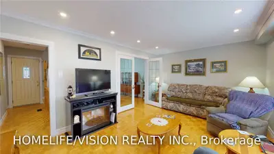106 Allenby Avenue, Toronto W10, On M9w 1t1