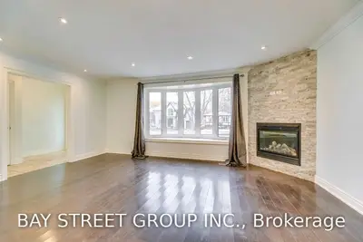 529 Maple Avenue, Oakville, ON L6J 2J6