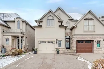 2471 Felhaber Crescent, Oakville, ON L6H 7R8