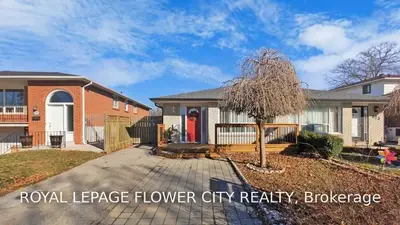 825 Inverhouse Drive, Mississauga, ON L5J 2Y1