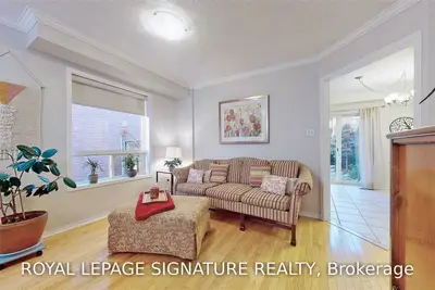 5663 Topaz Place, Mississauga, ON L5M 7B8