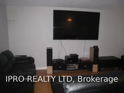 22 Palomino Trail, Halton Hills, ON L7G 6E9