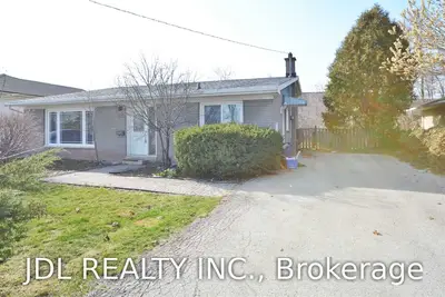 379 Pinegrove Road, Oakville, ON L6K 2B6