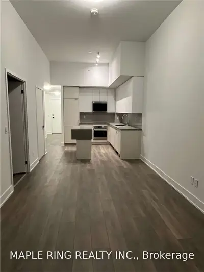 2481 Taunton Drive 405, Oakville, ON L6H 0G3