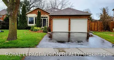 1244 Grandview Drive, Oakville, ON L6H 4Y4