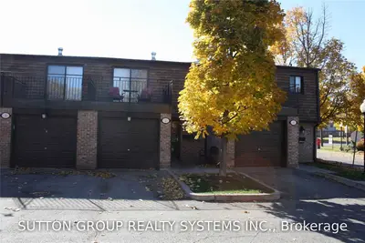 3395 Cliff Road N #2, Mississauga, ON L5A 3M7