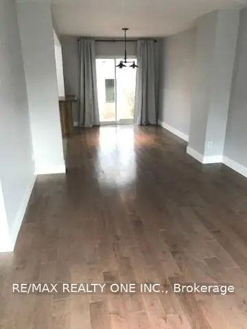 3221 Queen Frederica Drive, Mississauga, ON L4Y 2Z9