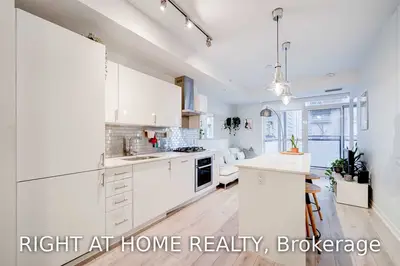 38 Howard Park Avenue 316, Toronto W01, ON M6R 1V5