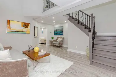 3975 Zenith Court, Mississauga, ON L5N 7H7
