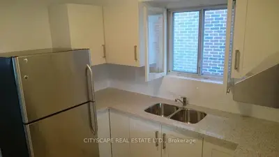 1197 Roselawn Avenue Main, Toronto W04, ON M6B 1C6