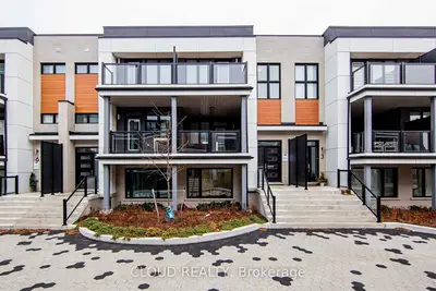 92 Huguenot Road 4, Oakville, ON L6H 0X4