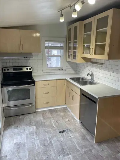 99 Connolly Street 2 Flr, Toronto W03, ON M6N 1E7