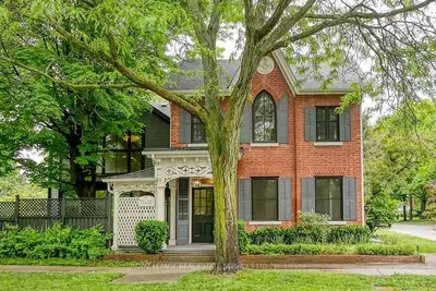205 Trafalgar Road, Oakville, ON L6J 3G9