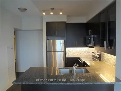 1185 The Queensway Avenue 320, Toronto W08, ON M8Z 1R4