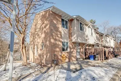 3061 Sir Johns Homestead 29, Mississauga, ON L5L 3H9