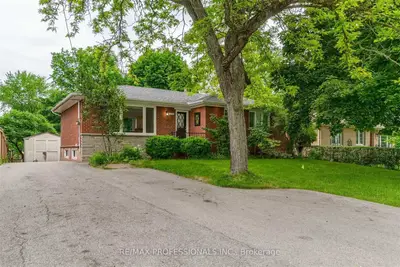 579 Lees Lane -Upper, Oakville, ON L6L 4T6