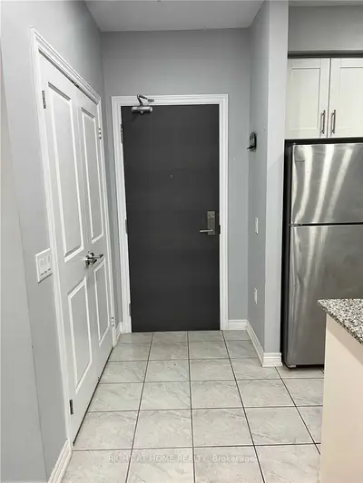 2375 Bronte Road 207, Oakville, ON L6M 1P5