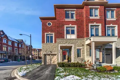 438 LADYCROFT Terrace, Mississauga, ON L5A 3N7