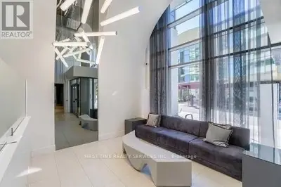 10 De Boers Drive 306, Toronto W05, On M3j 0l6