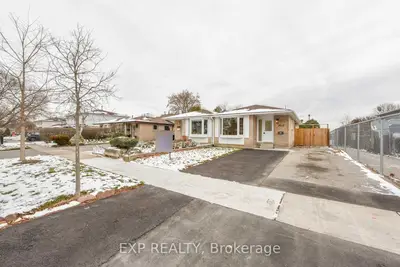 2642 Widemarr Road N, Mississauga, ON L5J 1M3