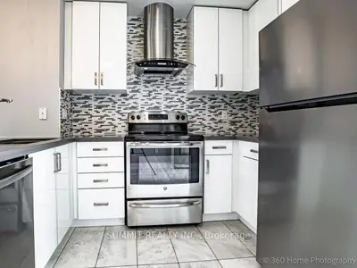 3071 Cawthra Road 6, Mississauga, ON L5A 2X5