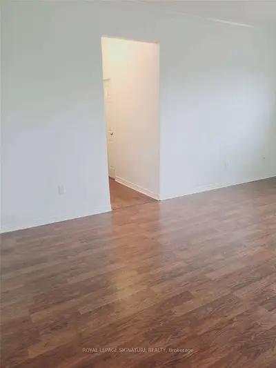2485 Woking Crescent 510, Mississauga, ON L5K 1Z6