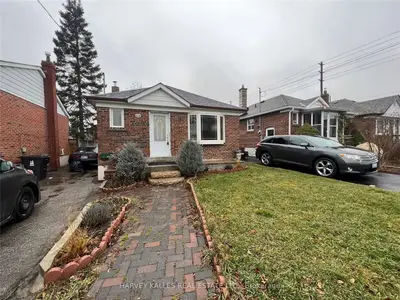54 Sixteenth Street Upper, Toronto W06, ON M8X 3J8