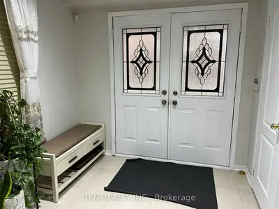 6399 Spinnaker Circle 22, Mississauga, ON L5W 1Z4