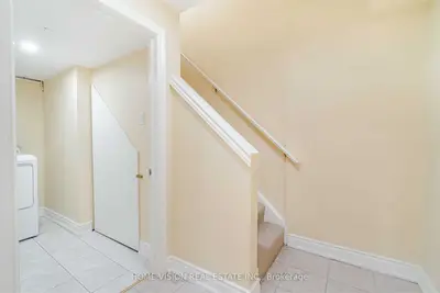 918 Marygrace Court -Bsmt, Mississauga, ON L5V 2V7