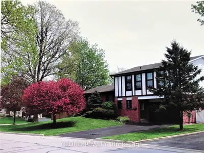 2466 Waterford Street, Oakville, ON L6L 5E6
