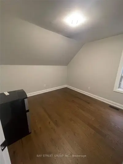 204 Pacific Avenue Room, Toronto W02, ON M6P 2P5