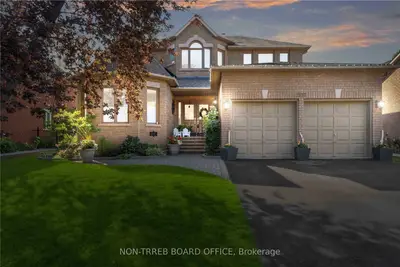 2137 Hurley Drive, Oakville, ON L6M 2T5