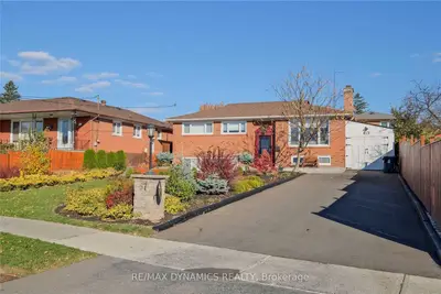57 Laura Road, Toronto W05, ON M3N 1Z7