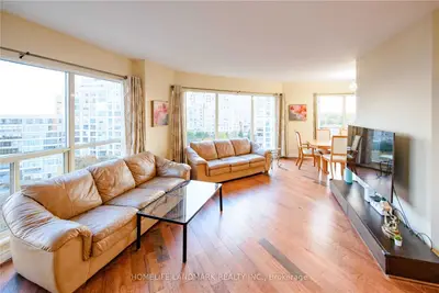 2261 Lakeshore Boulevard W 1002, Toronto W06, ON M8V 3X1