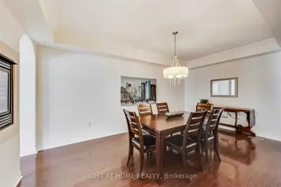 2480 Village Common, Oakville, ON L6M 0S2