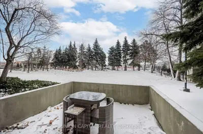35 Kingsbridge Garden Circle S 111, Mississauga, ON L5R 3Z5