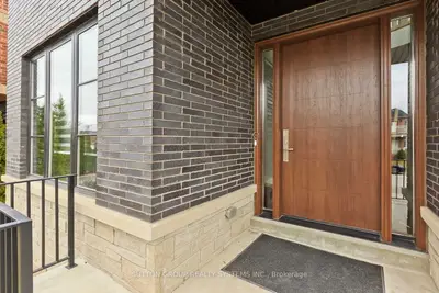 6785 Golden Hills Way, Mississauga, ON L5W 1P2