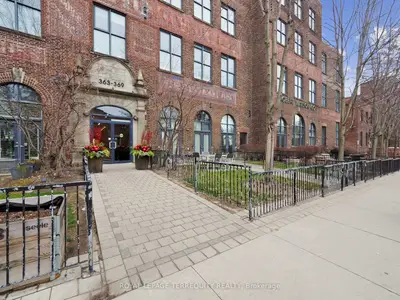 363 Sorauren Avenue 110, Toronto W01, ON