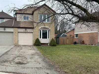 1289 Barberry Green Street, Oakville, ON L6M 2A8