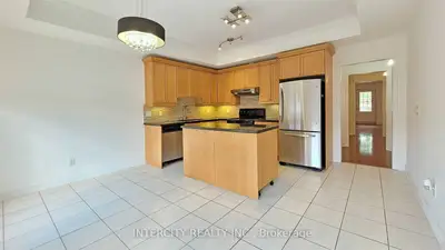95 Kerr Street 6, Oakville, ON L6K 3A2