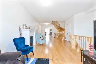 61 Preston Meadow Avenue, Mississauga, ON L4Z 4J8