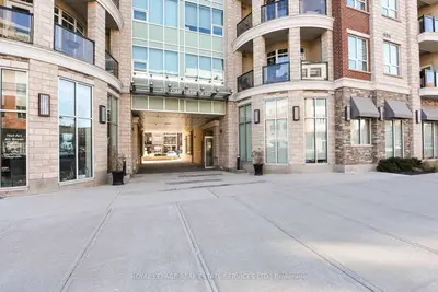 216 Oak Park Boulevard 424, Oakville, ON L6H 0K3